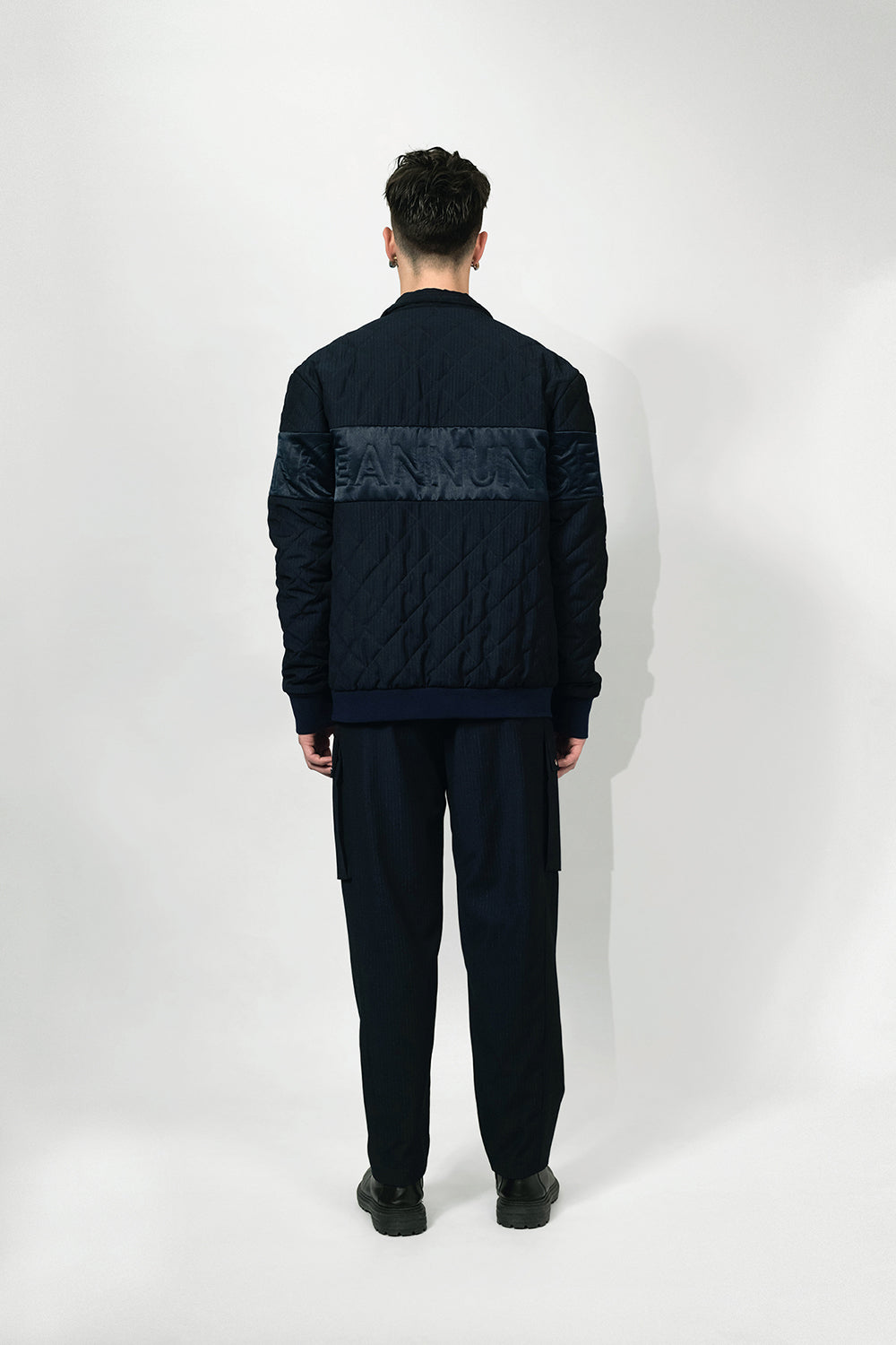 SEANNUNG -  MEN - V Cut Striped Pattern Padded Jacket in Navy V字剪接直條鋪棉外套