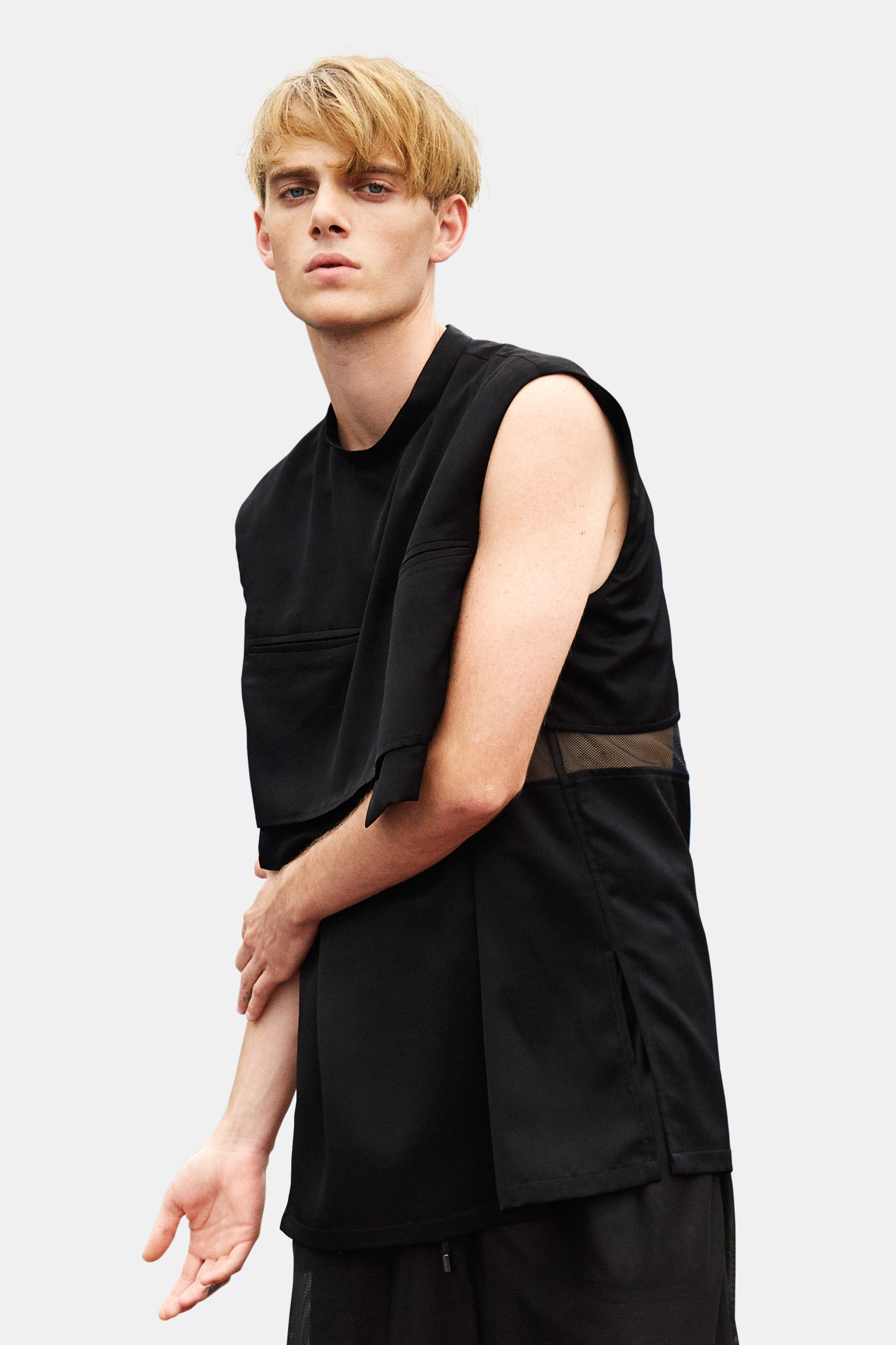 SEANNUNG - MEN- Sleeveless T-shirt with Double Pockets 雙口袋背心 