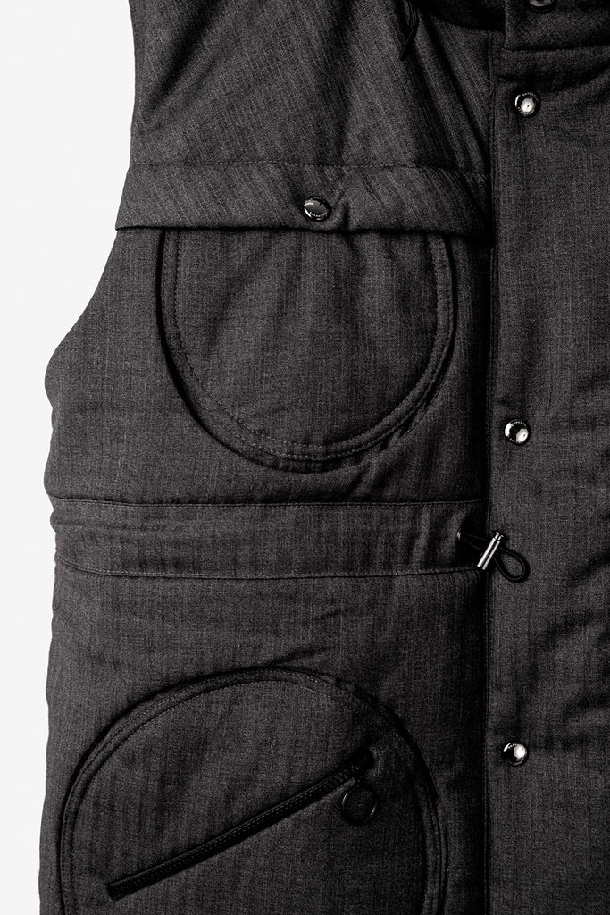 SEANNUNG - MEN - Circle Patch Pocket Sleeveless Quilted Vest 圓形口袋鋪棉夾克